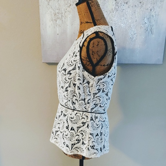 ANTHROPOLOGIE Lace Peplum Top - Picture 4 of 9